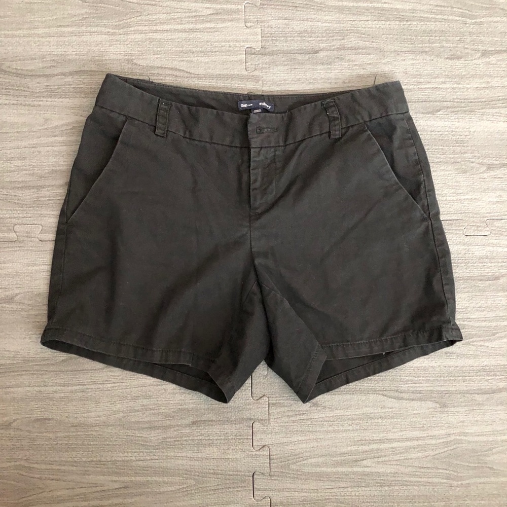 Gap black shorts